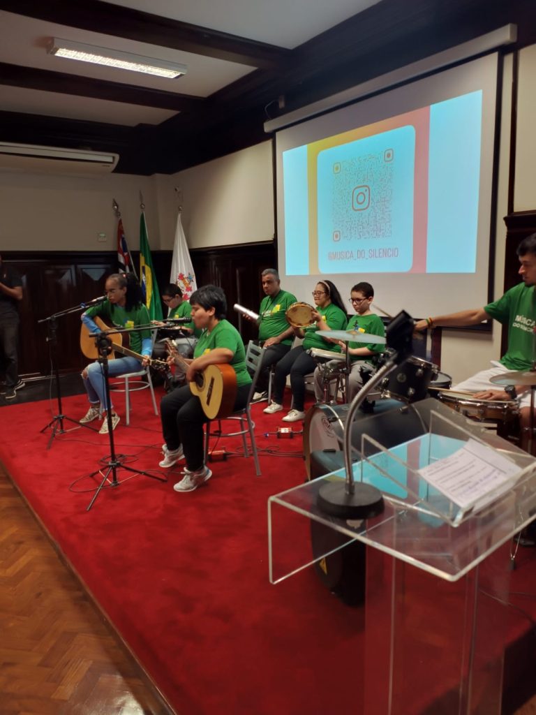 Bonvenuto banda 768x1024