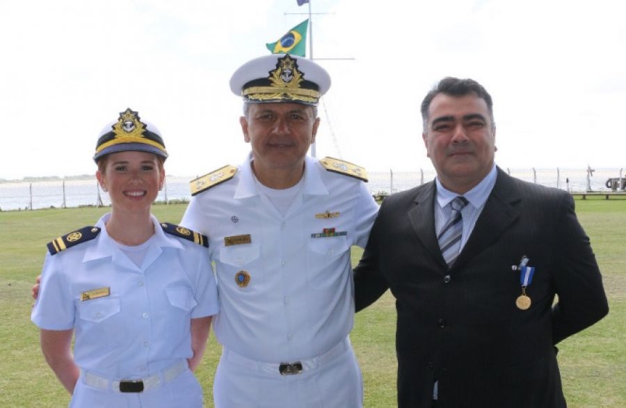 Servidor da Auditoria de Bagé (RS) recebe homenagem da Marinha