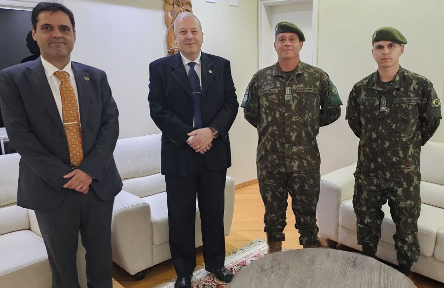 Auditoria de Curitiba (PR) recebe visita do comandante da Base de Administração e Apoio da 5ª RM