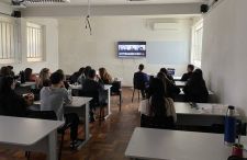 Estudantes da URCAMP acompanham audiência na Auditoria de Bagé (RS)