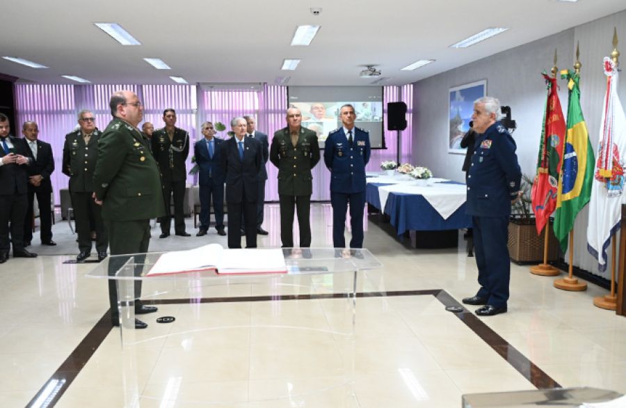 General Amin assina Termo de Posse no cargo de ministro do STM