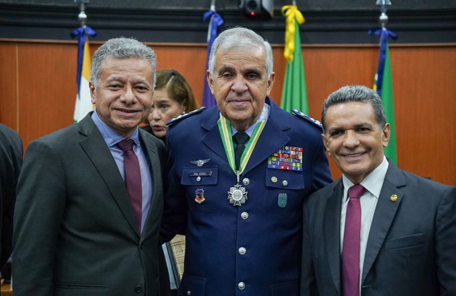 Sessão especial da Assembleia de Roraima homenageia presidente do STM