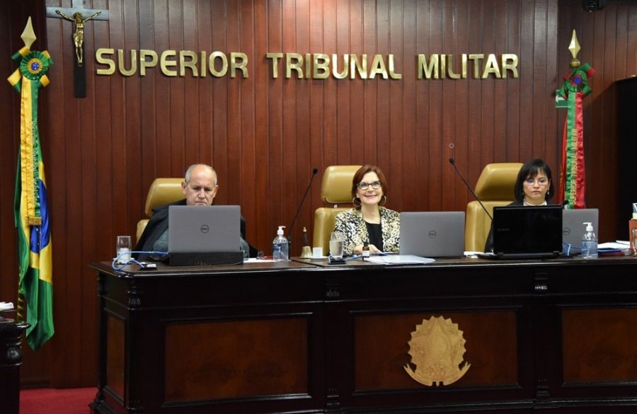 Maria Elizabeth Rocha preside primeira sessão no STM