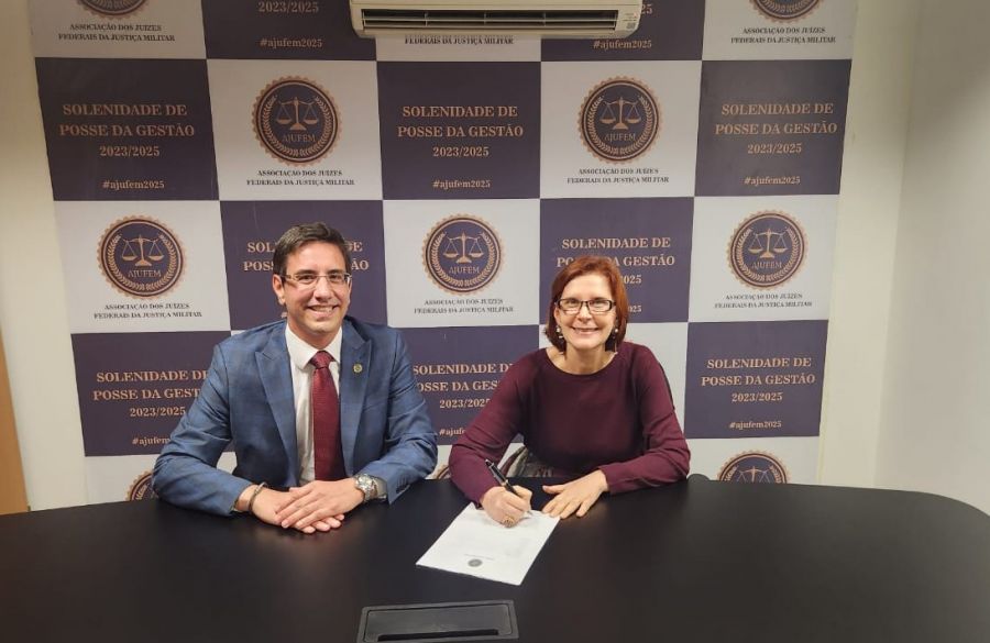 Presidente do STM, ministra Maria Elizabeth Rocha, é homenageada pela AJUFEM em Brasília