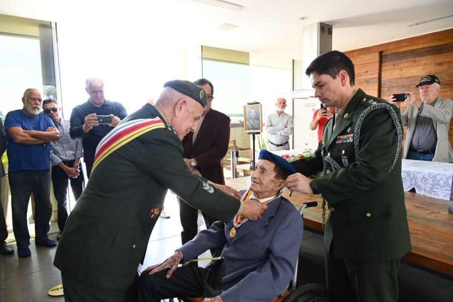 Herói da FEB recebe medalha da Ordem do Mérito Judiciário Militar