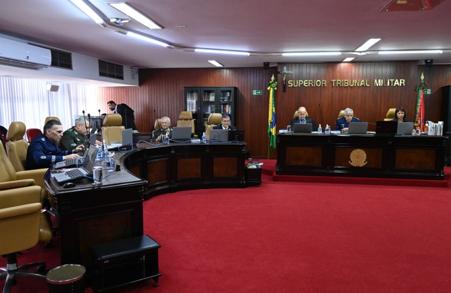 STM retoma julgamentos após o recesso; ministro faz ato de desagravo ao STF