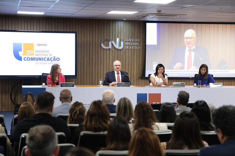 Fachin defende comunicação do Judiciário como instrumento de confiança e democracia